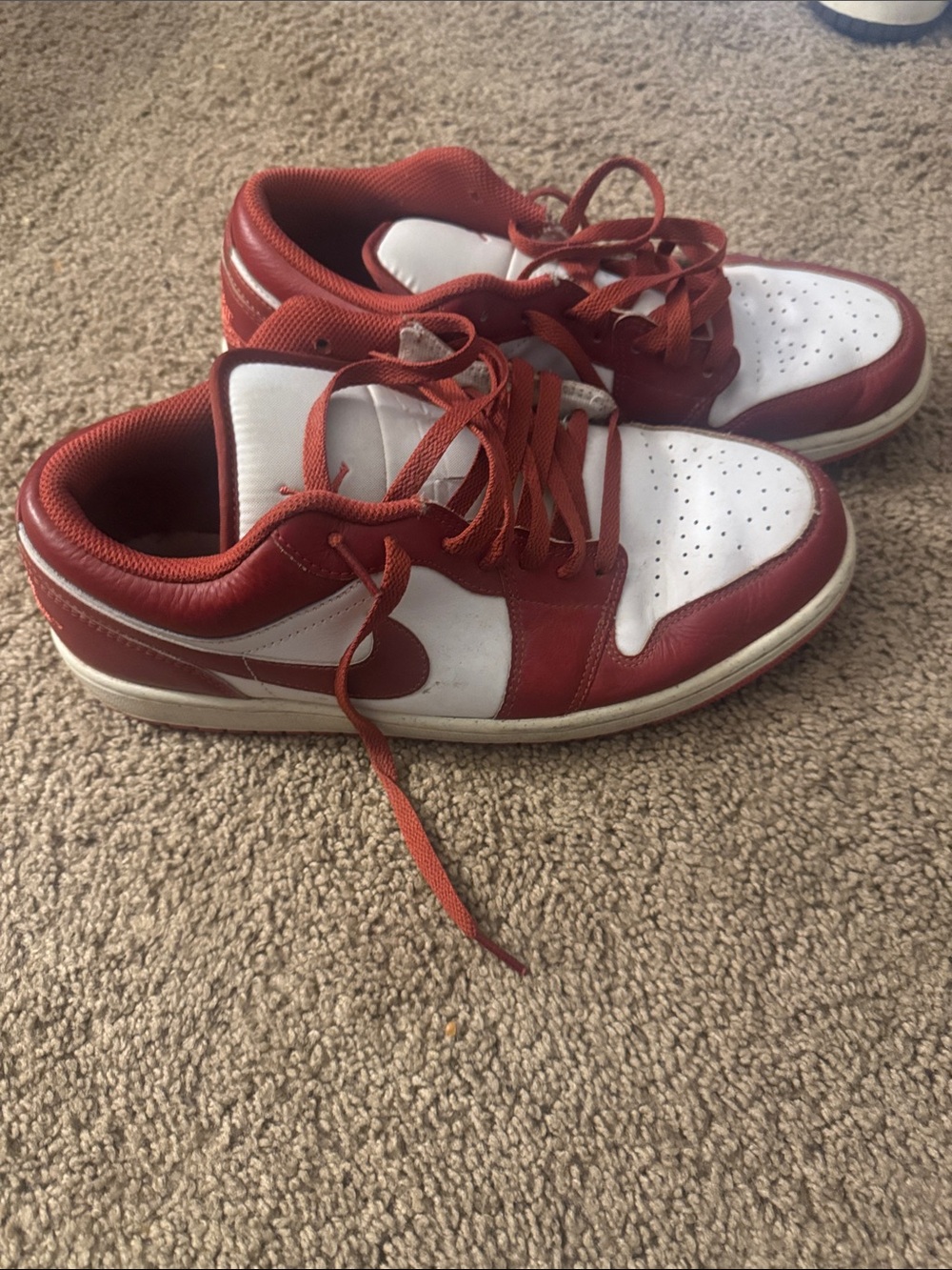 Nike Men's Red and White Low-Top Sneakers